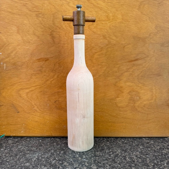 XL 16” wine bottle shaped two-tone wooden pepper grinder - Picture 2 of 7